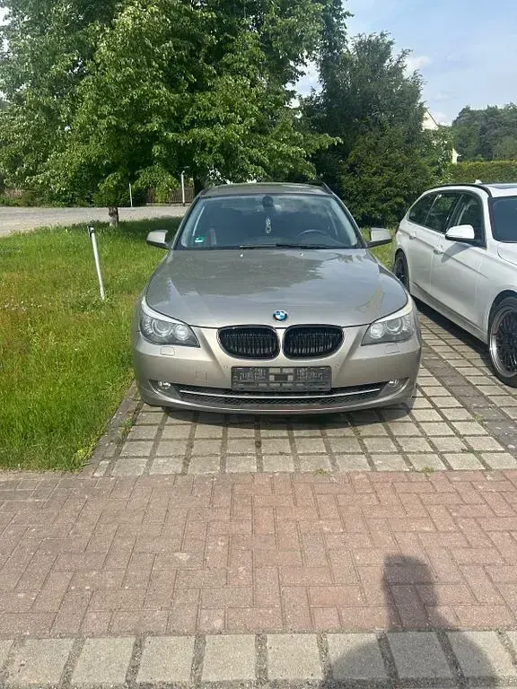 Gebraucht BMW 525 Lifestyle 250 PS (183 kW) 2009 Beige Kombi