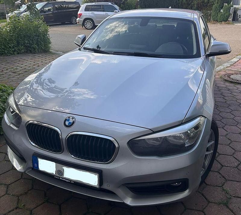 Silber Gebraucht 2016 BMW 116 Advantage Kleinwagen | 7.200 € (Fairer Preis) - Bild 1/4