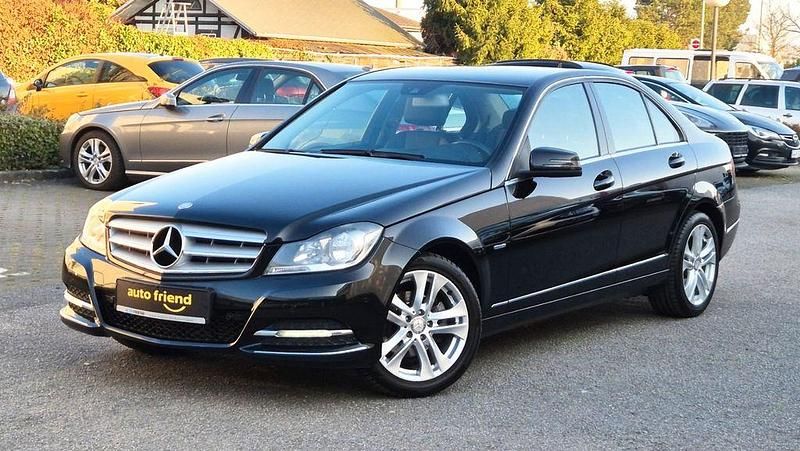 Gebraucht Mercedes C180 156 PS (114 kW) 2011 Schwarz Limousine