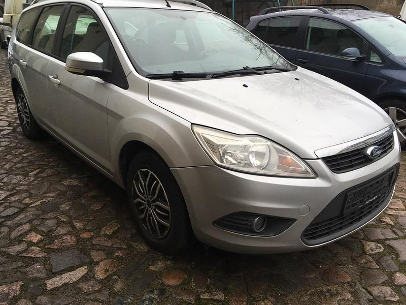 Gebraucht Ford Focus 101 PS (74 kW) 2009 Silber Kombi