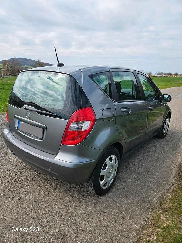 Gebraucht Mercedes A160 95 PS (69 kW) 2009 Silber Kleinwagen
