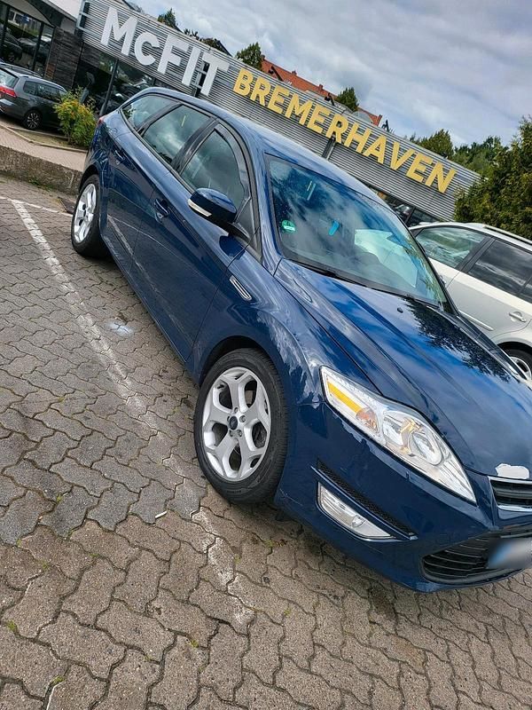 Gebraucht Ford Mondeo 140 PS (102 kW) 2012 Blau Kombi