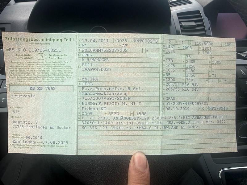 Gebraucht Opel Zafira 140 PS (102 kW) 2011 Gold Van / Kleinbus