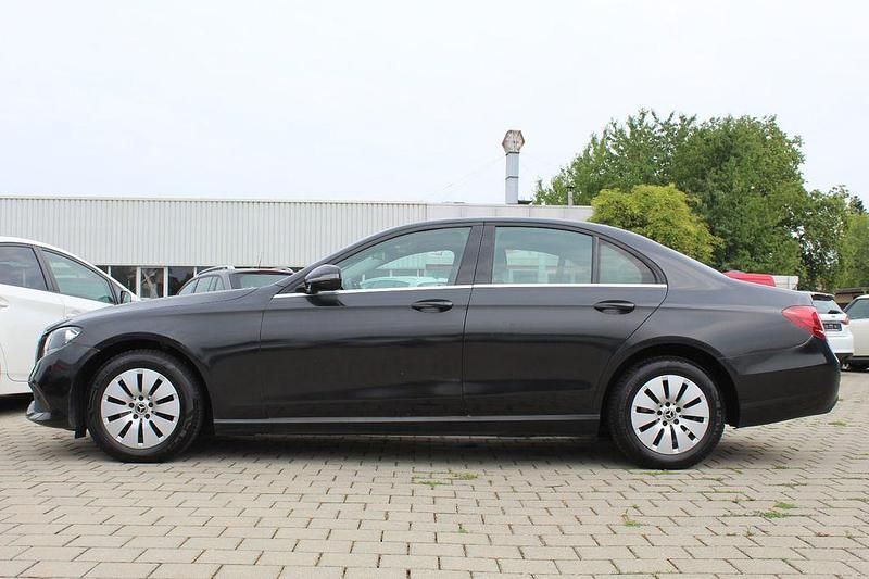 Gebraucht Mercedes E200 150 PS (110 kW) 2017 Beige Limousine