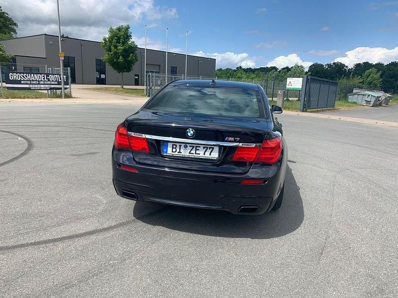 Gebraucht BMW 740 M Sport 313 PS (230 kW) 2013 Schwarz Limousine