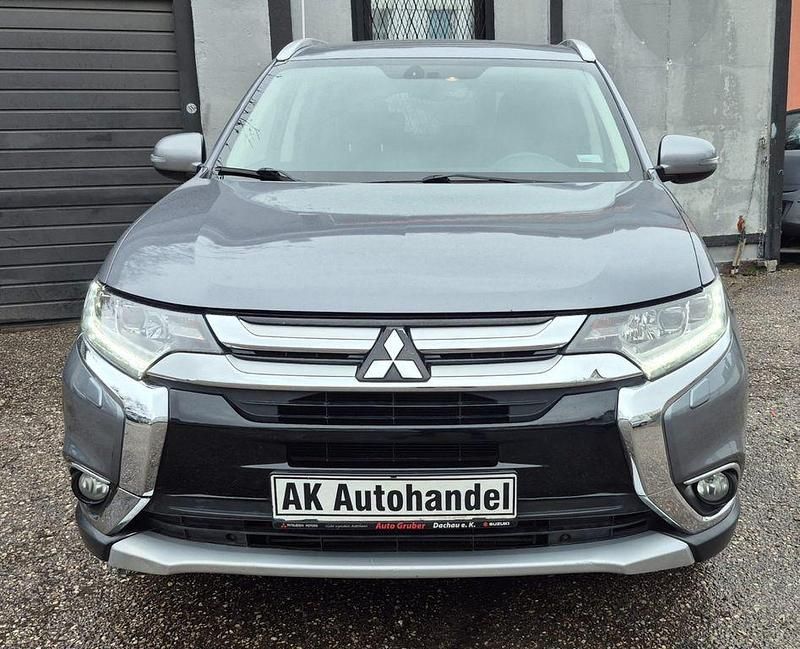 Gebraucht Mitsubishi Outlander 150 PS (110 kW) 2016 Grau SUV