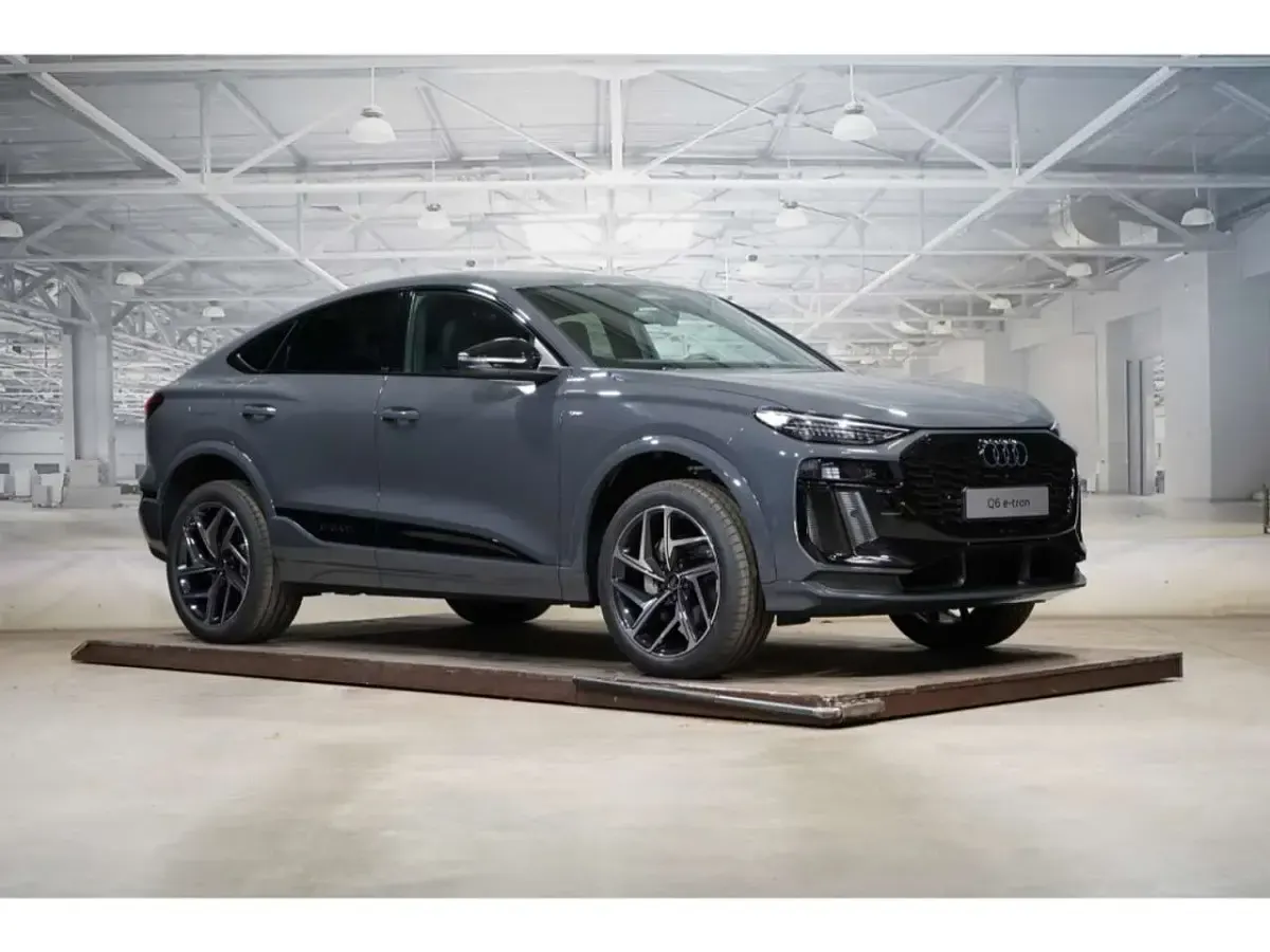 Neu Audi Q6 Sportback e-tron Business 314 kW (428 PS) 2026 Magentgrau SUV
