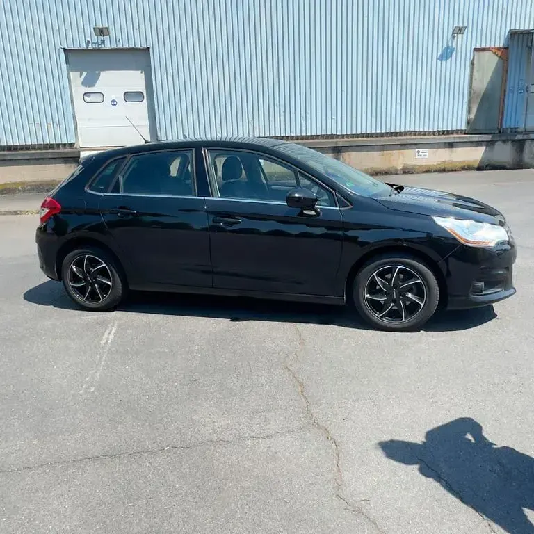 Gebraucht Citroën C4 Exclusive 114 PS (83 kW) 2014 Schwarz Limousine