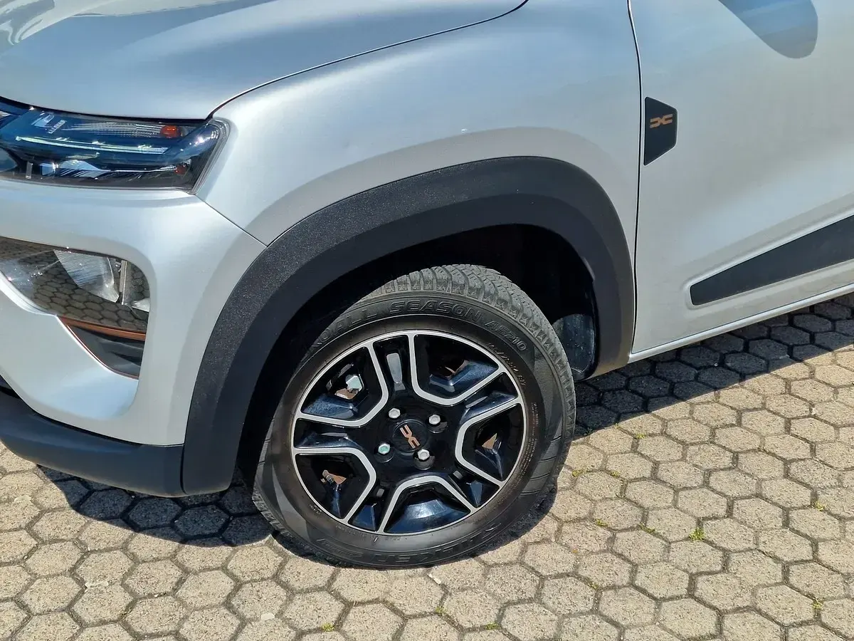 Gebraucht Dacia Spring Extreme 47 kW (65 PS) 2023 Grau metallic Kleinwagen