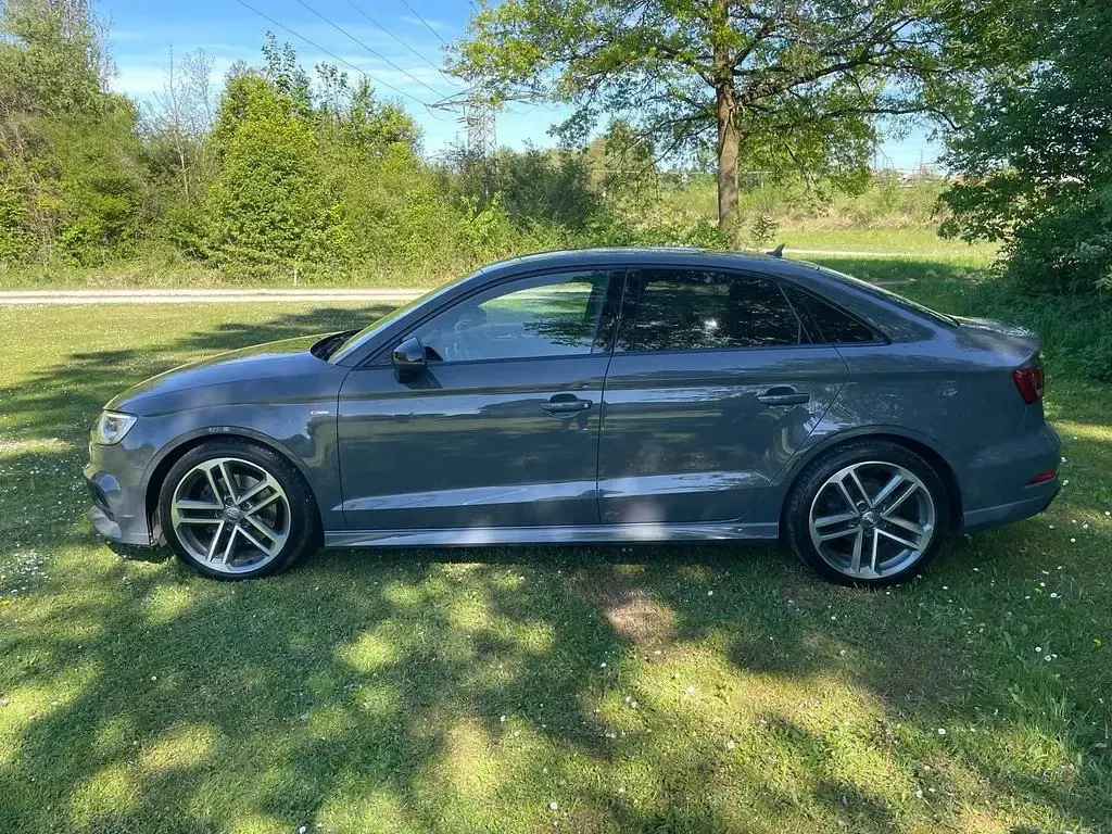 Gebraucht Audi A3 Sport 184 PS (135 kW) 2017 Grau Limousine