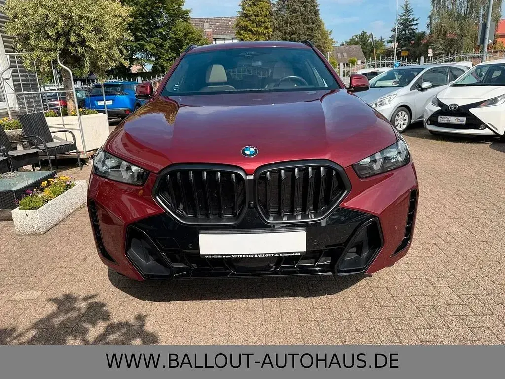 Gebraucht BMW X6 M Sport 352 PS (258 kW) 2024 Rot SUV