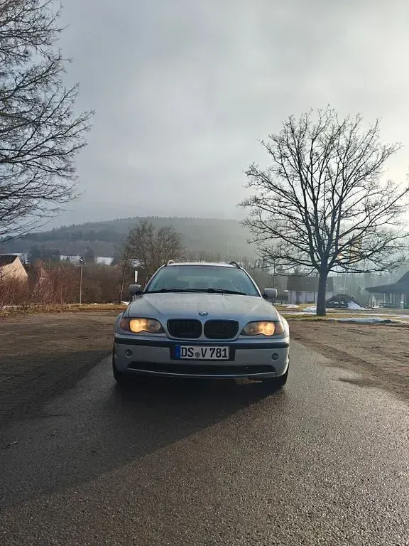 Gebraucht BMW 320 150 PS (110 kW) 2005 Silber Kombi