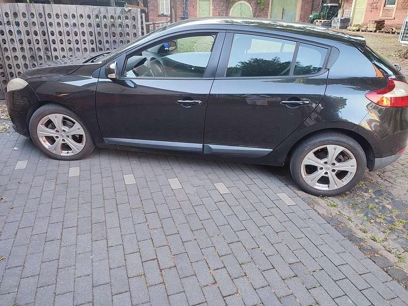 Gebraucht Renault Mégane Expression 106 PS (77 kW) 2009 Limousine