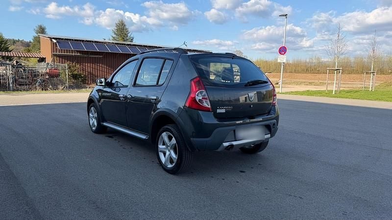 Gebraucht Dacia Sandero Stepway 87 PS (63 kW) 2010 Silber Kleinwagen