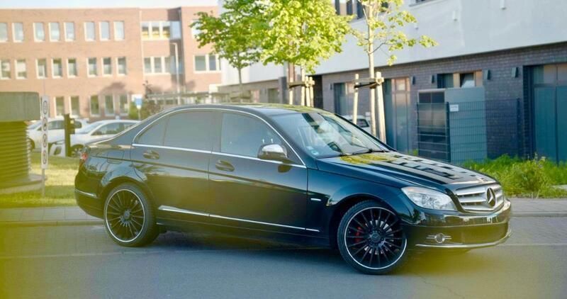 Schwarz Gebraucht 2007 Mercedes C220 Limousine | 5.400 € (Guter Preis) - Bild 1/4