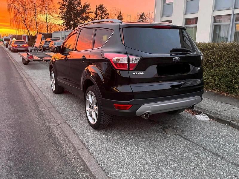 Gebraucht Ford Kuga 150 PS (110 kW) 2019 Schwarz SUV