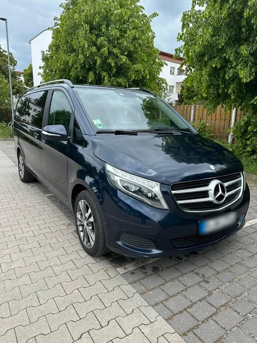 Gebraucht Mercedes V250 Edition 190 PS (139 kW) 2015 Blau Van / Kleinbus