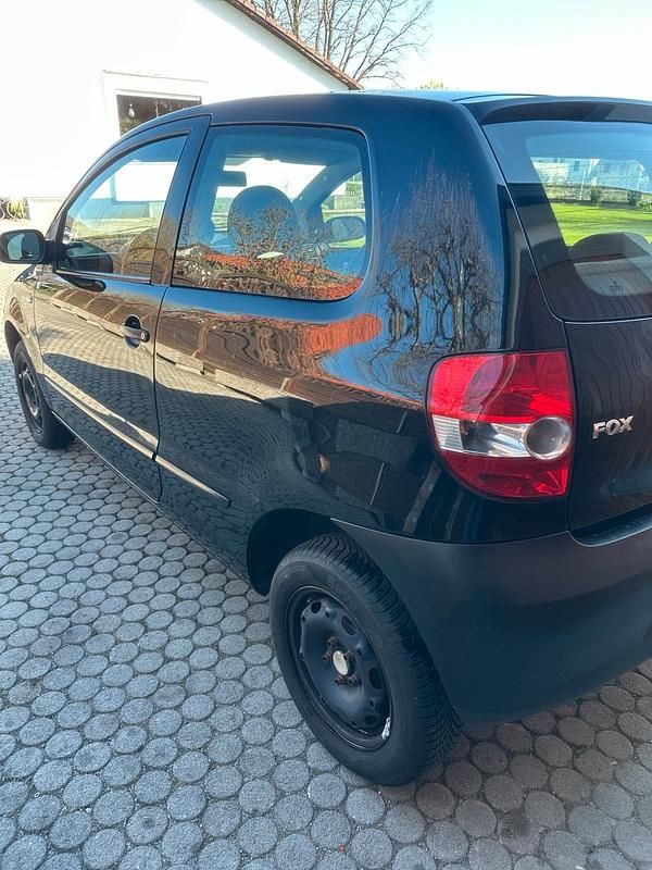 Second-hand VW Fox 70 CP (51 kW) 2006 Negru Hatchback