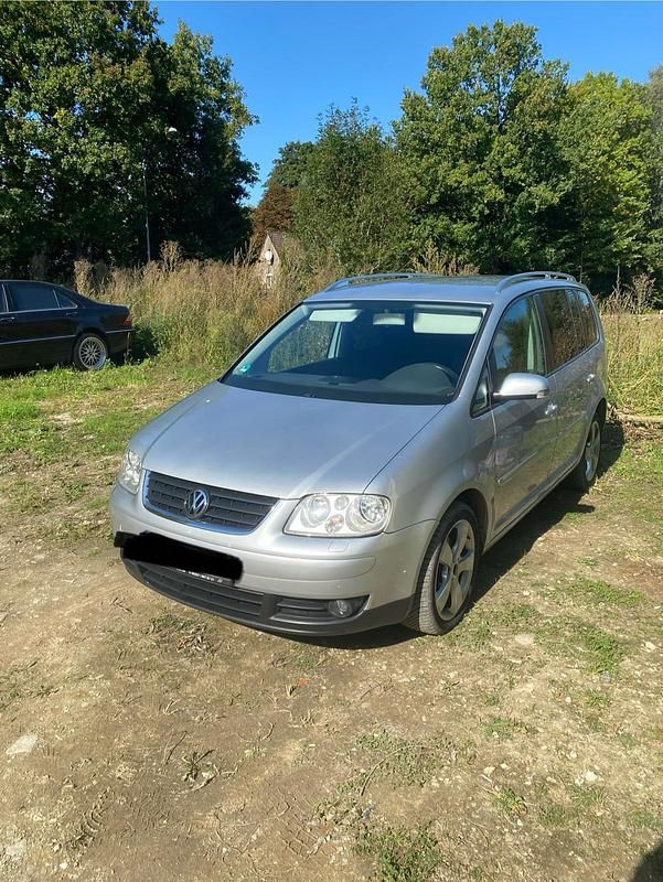 Silber Gebraucht 2004 VW Touran Van / Kleinbus | 2.000 € (Fairer Preis) - Bild 1/4