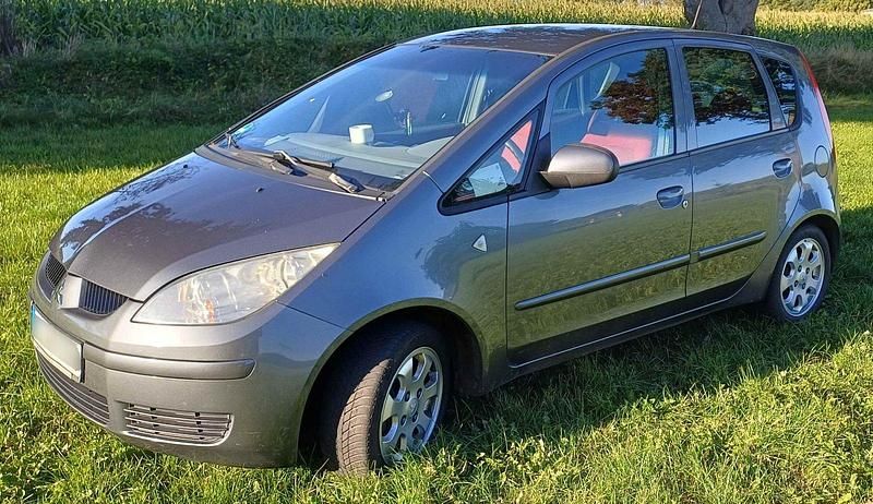 Grau Gebraucht 2005 Mitsubishi Colt Kleinwagen | 500 € - Bild 1/4