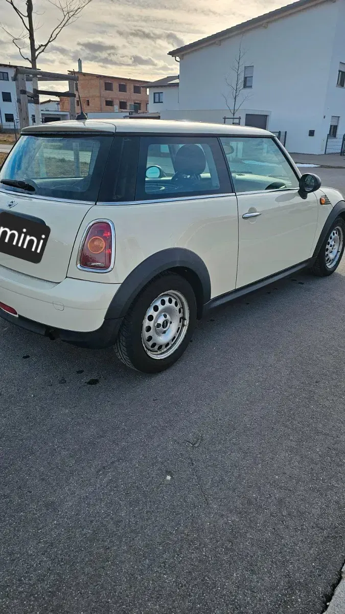 Gebraucht Mini Cooper 95 PS (69 kW) 2009 Weiß Kleinwagen
