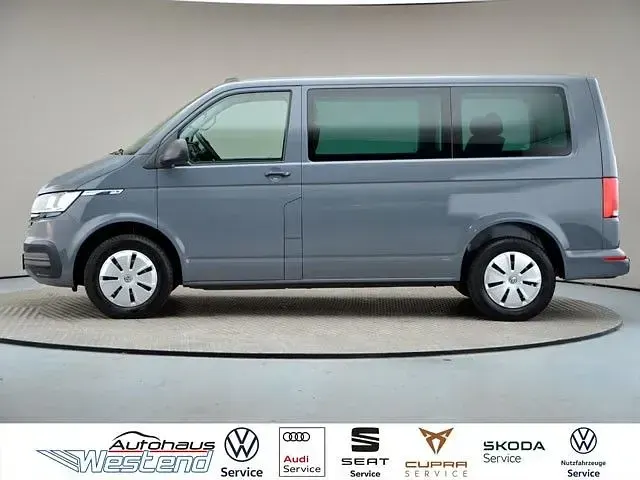 Gebraucht VW Multivan Trendline 150 PS (110 kW) 2021 Pure grey (grau) Van / Kleinbus