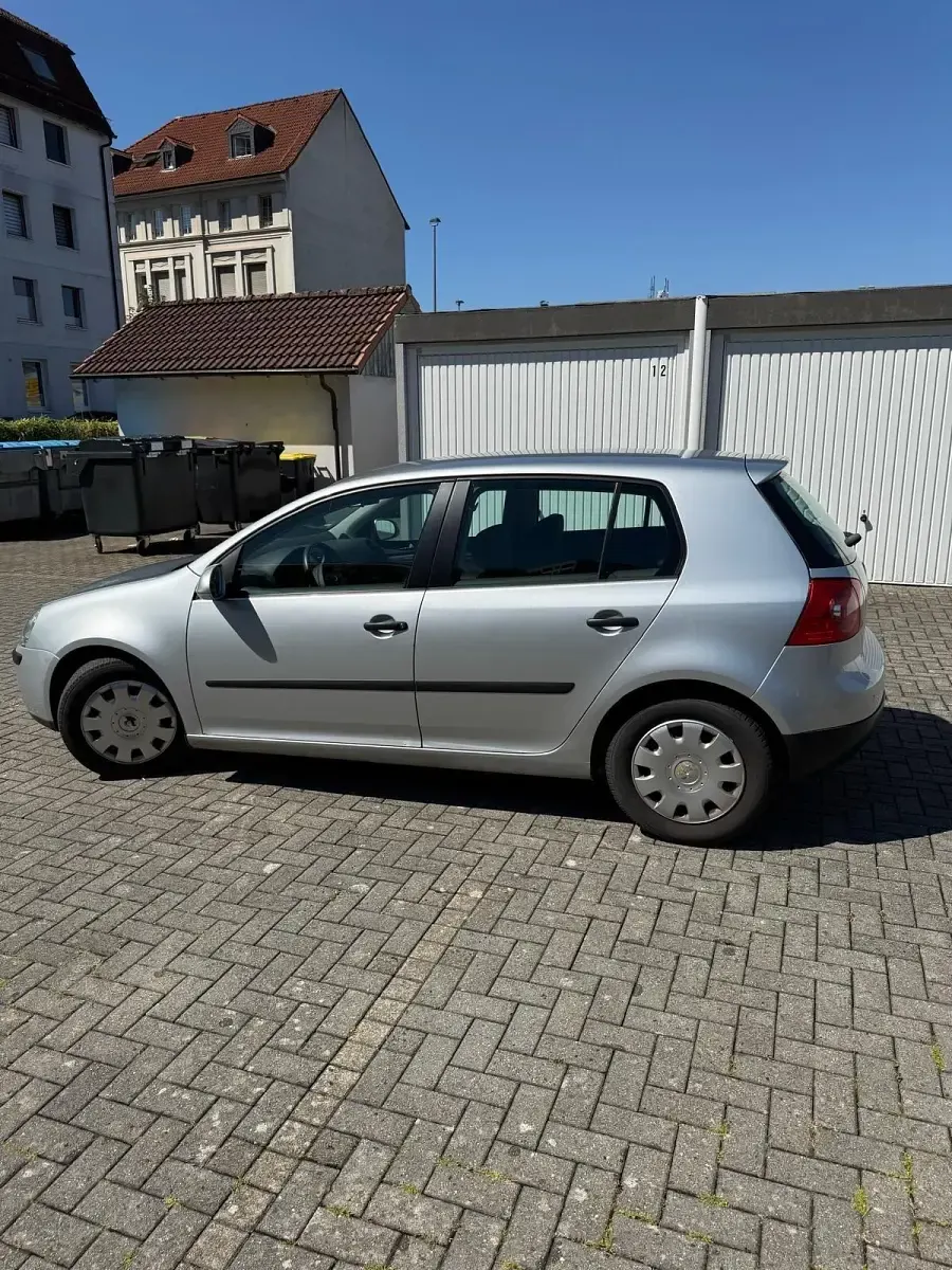 Gebraucht VW Golf V 102 PS (75 kW) 2005 Grau Kleinwagen