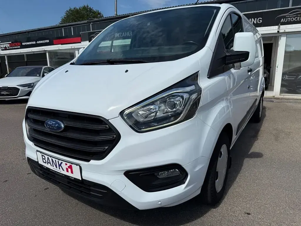 Gebraucht Ford Transit Custom Trend 131 PS (96 kW) 2020 Weiß Van / Kleinbus