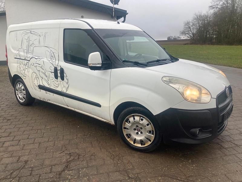 Gebraucht Fiat Doblò 100 PS (73 kW) 2014 Weiß Van / Kleinbus