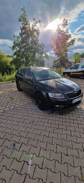 Schwarz Gebraucht 2014 Skoda Octavia Style Kombi | 7.500 € (Fairer Preis) - Bild 1/4