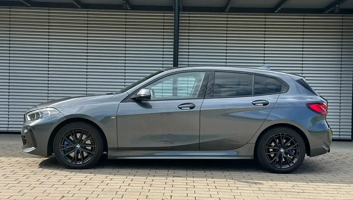 Gebraucht BMW 120 M Sport 190 PS (139 kW) 2020 Grau Limousine