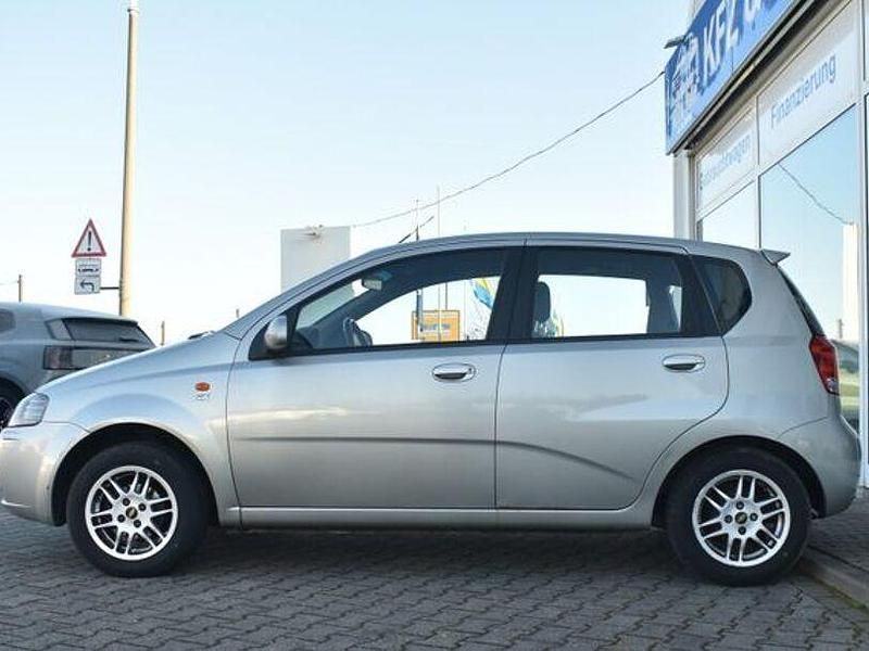 Gebraucht Chevrolet Kalos SX 94 PS (69 kW) 2005 Silber Kleinwagen