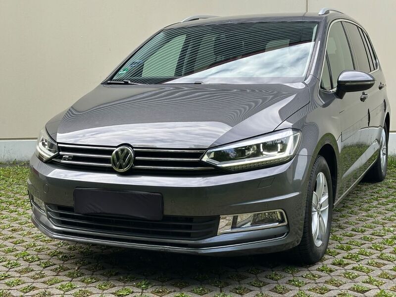 Grau Gebraucht 2016 VW Touran Highline Van / Kleinbus | 18.990 € (Fairer Preis) - Bild 1/4
