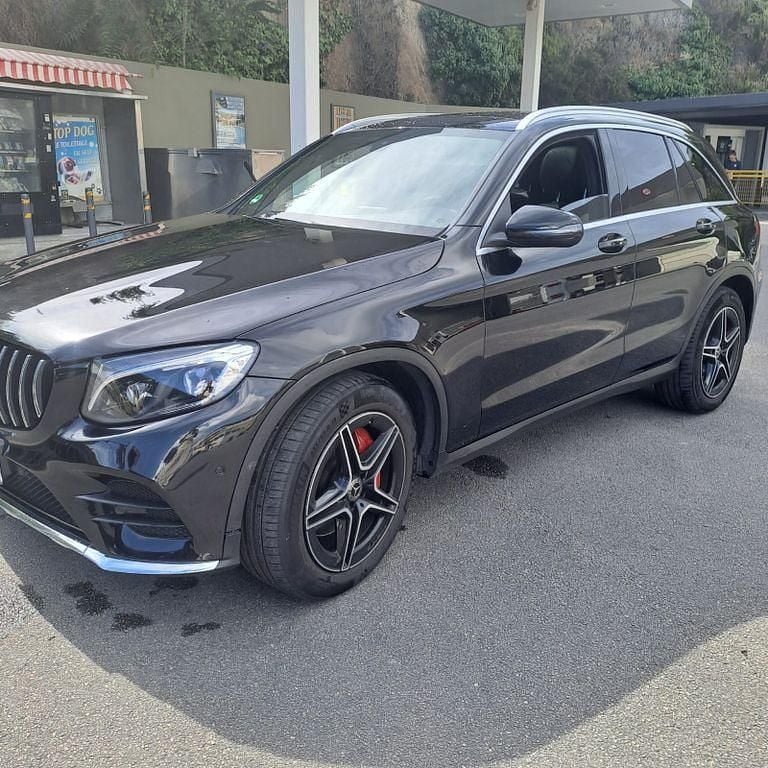 Schwarz Gebraucht 2018 Mercedes GLC220 SUV | 22.999 € (Fairer Preis) - Bild 1/4