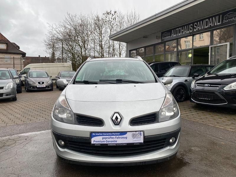 Gebraucht Renault Clio II Dynamique 101 PS (74 kW) 2008 Silber Limousine