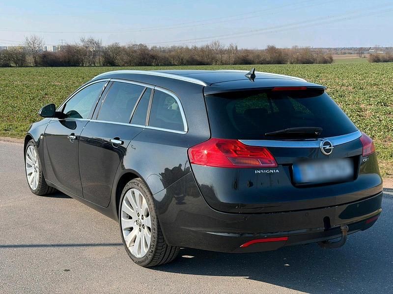 Gebraucht Opel Insignia 160 PS (117 kW) 2012 Schwarz Kombi