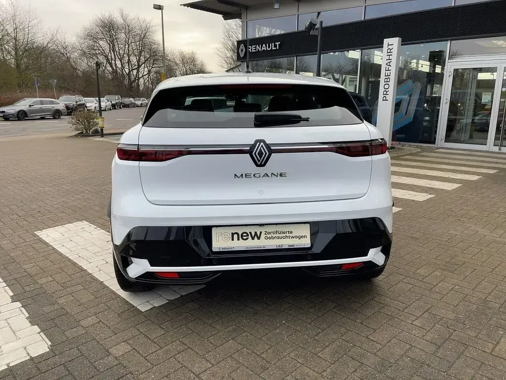 Używany Renault Megane E-Tech Equilibre 96 kW (131 KM) 2022 Biały Sedan/Limuzyna