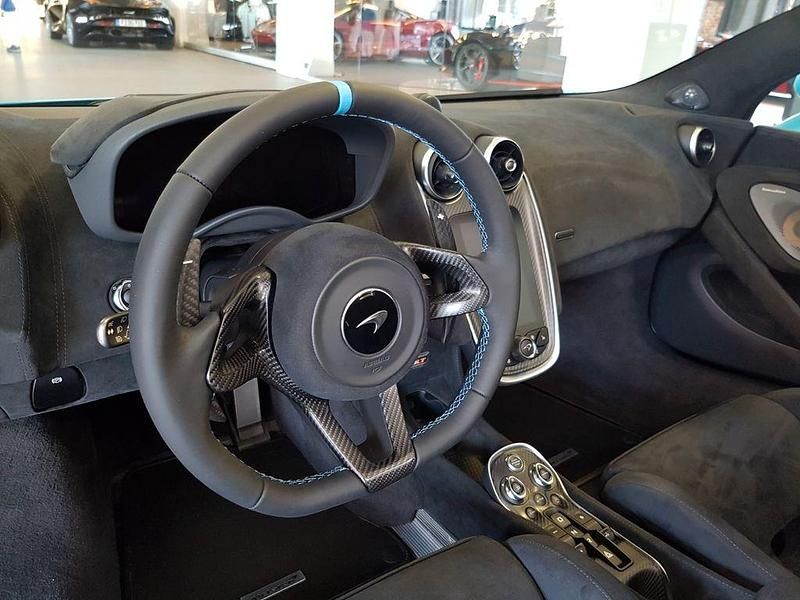Gebraucht McLaren 600LT 600 PS (441 kW) 2020 Schwarz Cabrio
