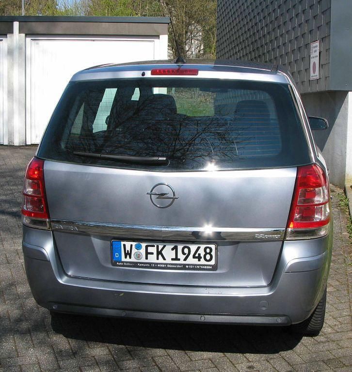 Gebraucht Opel Zafira 150 PS (110 kW) 2008 Silber Van / Kleinbus