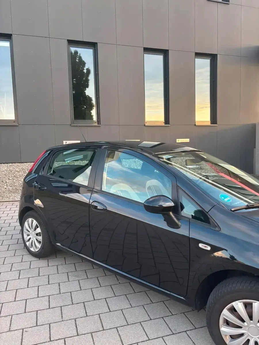 Gebraucht Fiat Punto 77 PS (56 kW) 2009 Schwarz Kleinwagen