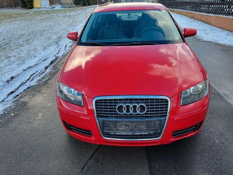 Gebraucht Audi A3 Attraction 102 PS (75 kW) 2007 Rot Limousine