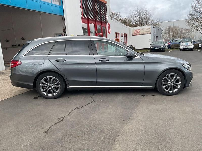 Gebraucht Mercedes C220 170 PS (125 kW) 2017 Grau Kombi