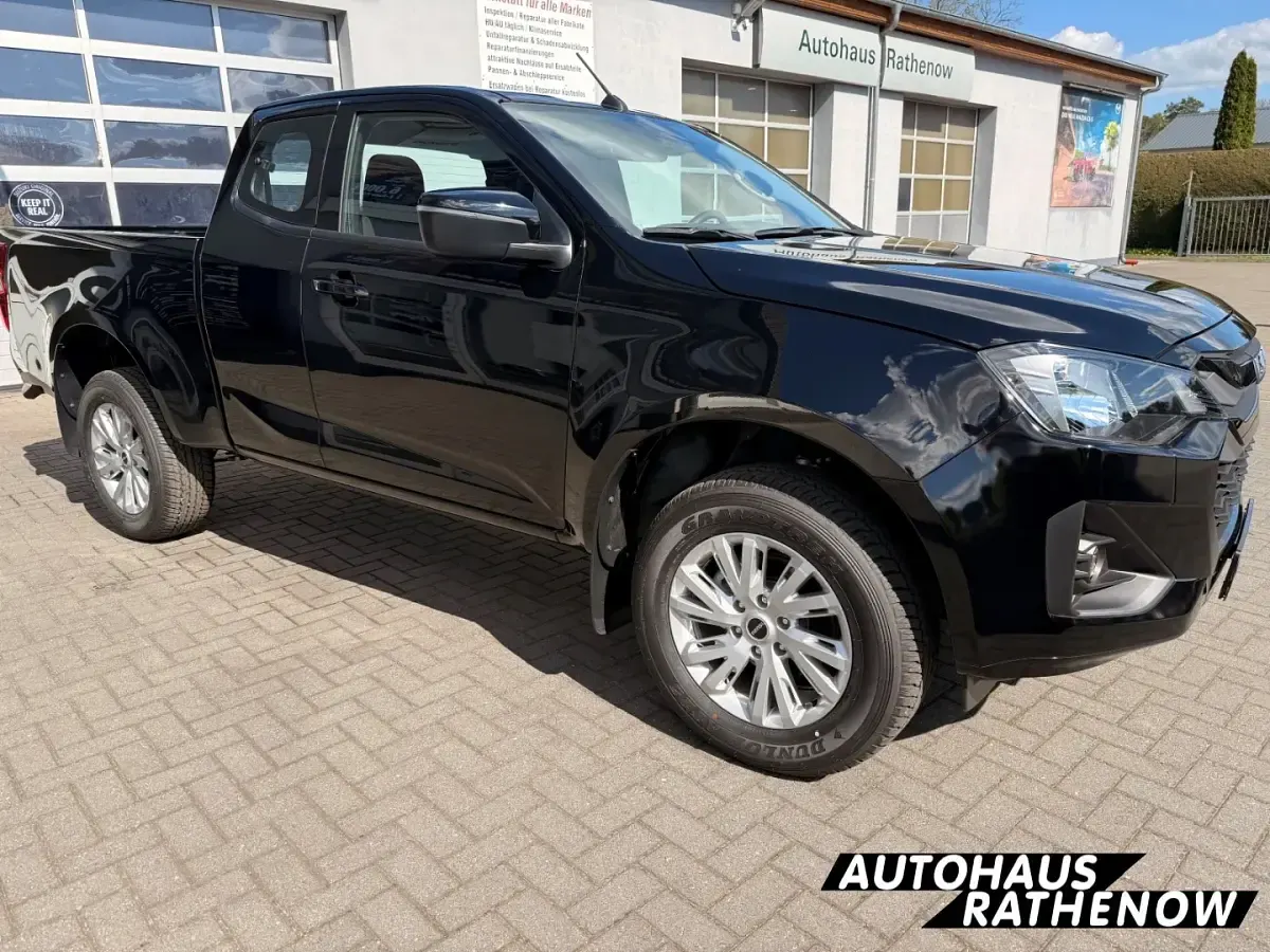 Nowe Isuzu D-Max 163 KM (119 kW) 2026 Czarny Pickup