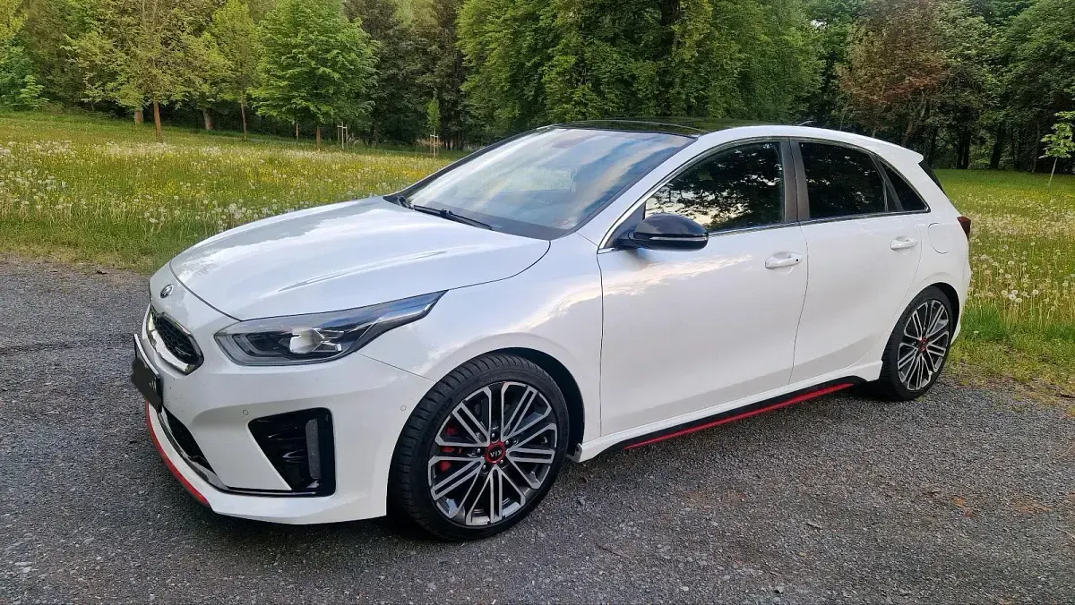 Używany Kia Ceed GT GT 204 KM (150 kW) 2019 Biały Sedan/Limuzyna