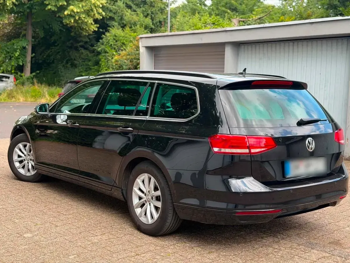 Gebraucht VW Passat 150 PS (110 kW) 2019 Schwarz Kombi