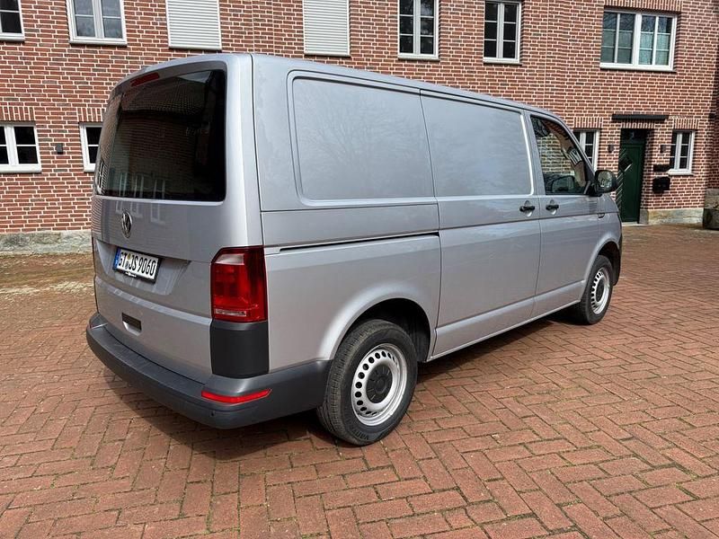 Gebraucht VW Transporter 102 PS (75 kW) 2017 Silber Van