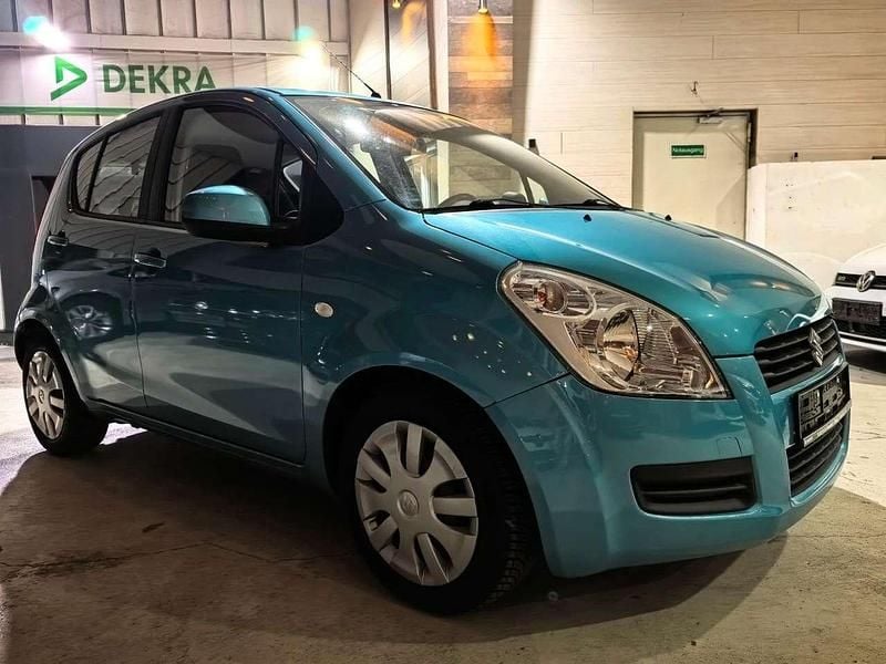 Blau Gebraucht 2011 Suzuki Splash Kleinwagen | 6.700 € (Fairer Preis) - Bild 1/4
