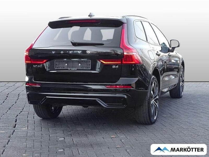 Gebraucht Volvo XC60 Plus 197 PS (144 kW) 2023 Schwarz SUV