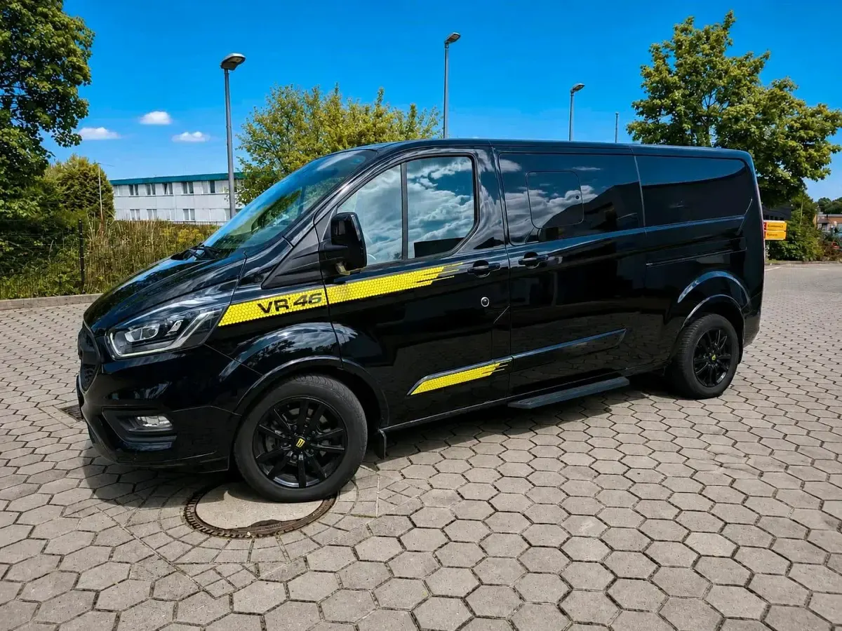 Gebraucht Ford Tourneo 170 PS (125 kW) 2019 Schwarz Van / Kleinbus
