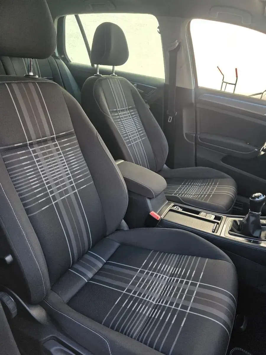 Gebraucht VW Golf VII LOUNGE 150 PS (110 kW) 2015 Schwarz Kombi